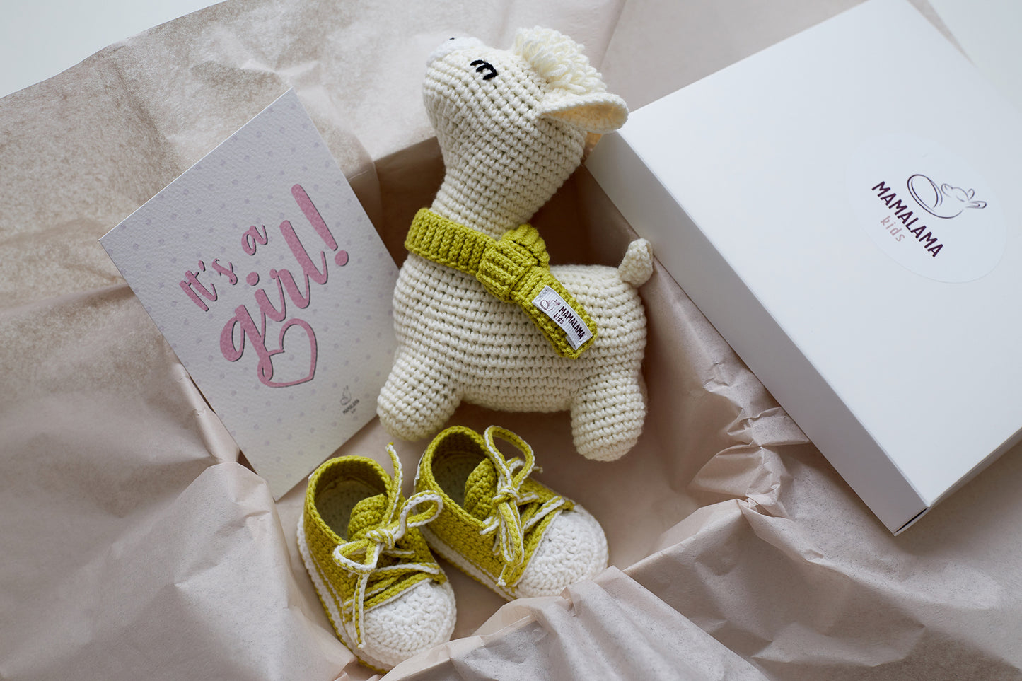 It's a Girl Llama toy & sneakers gift box Off white Green
