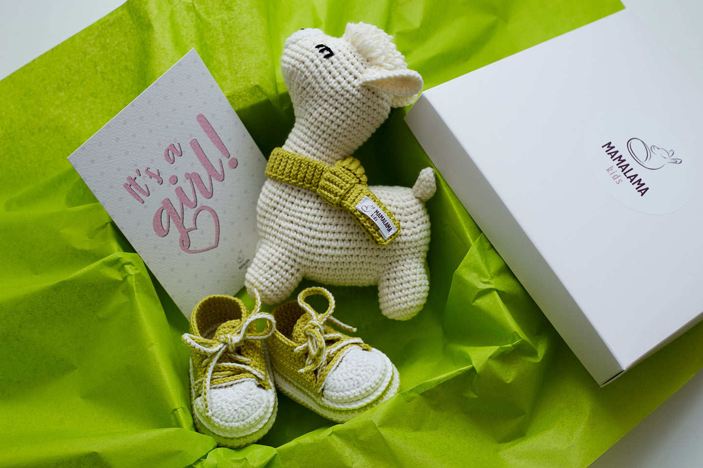 It's a Girl Llama toy & sneakers gift box Off white Green