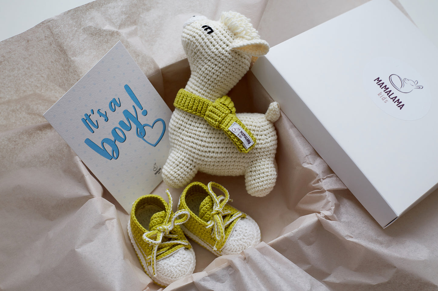 It's a Boy Llama toy & sneakers gift box Off white Green
