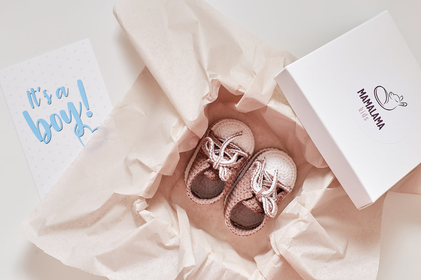 It's a Boy Sneakers booties gift box Brown