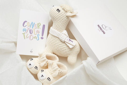 Llama toy & booties gift box Off white