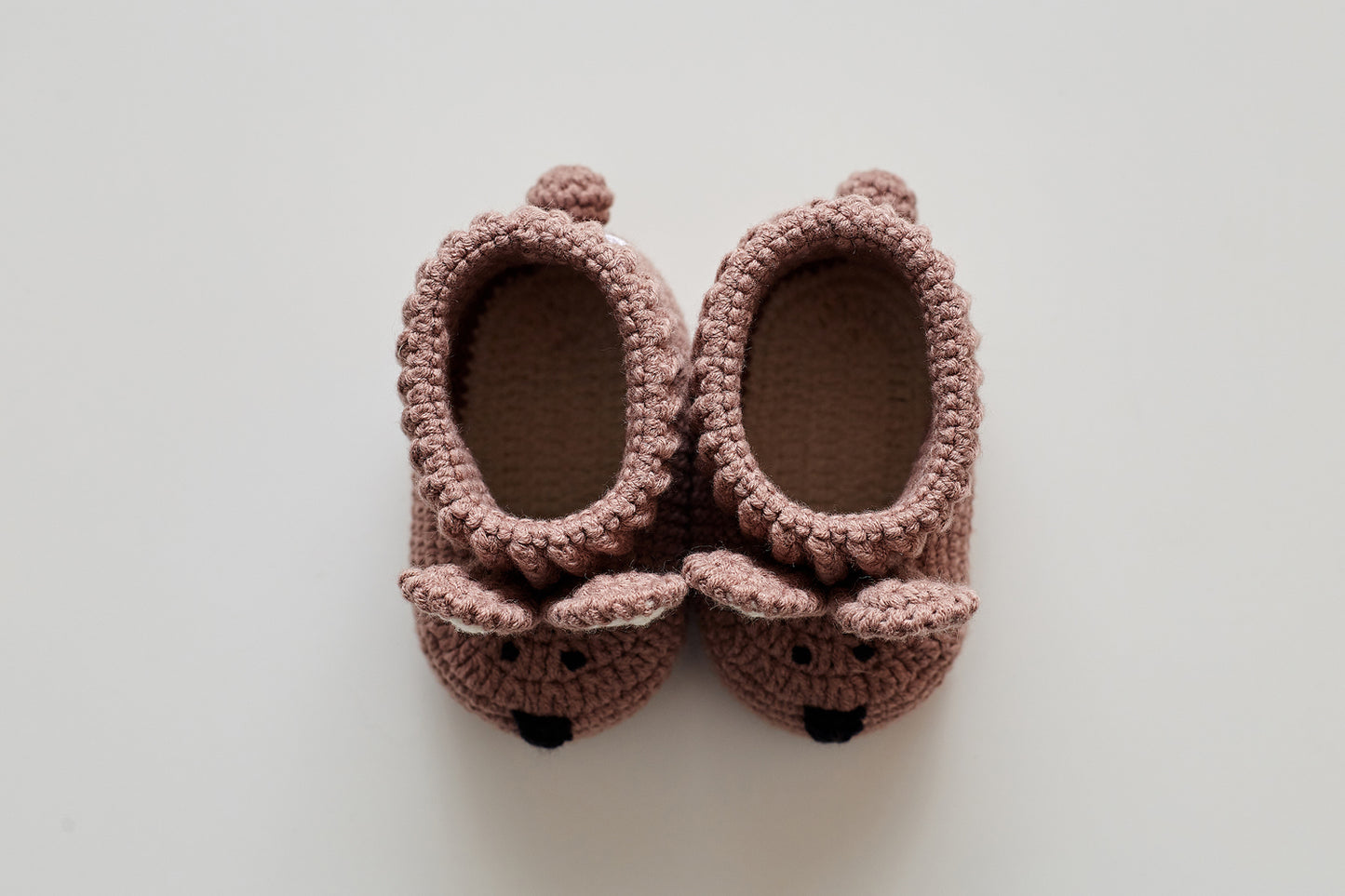 Llama toy & bunny booties gift box Brown