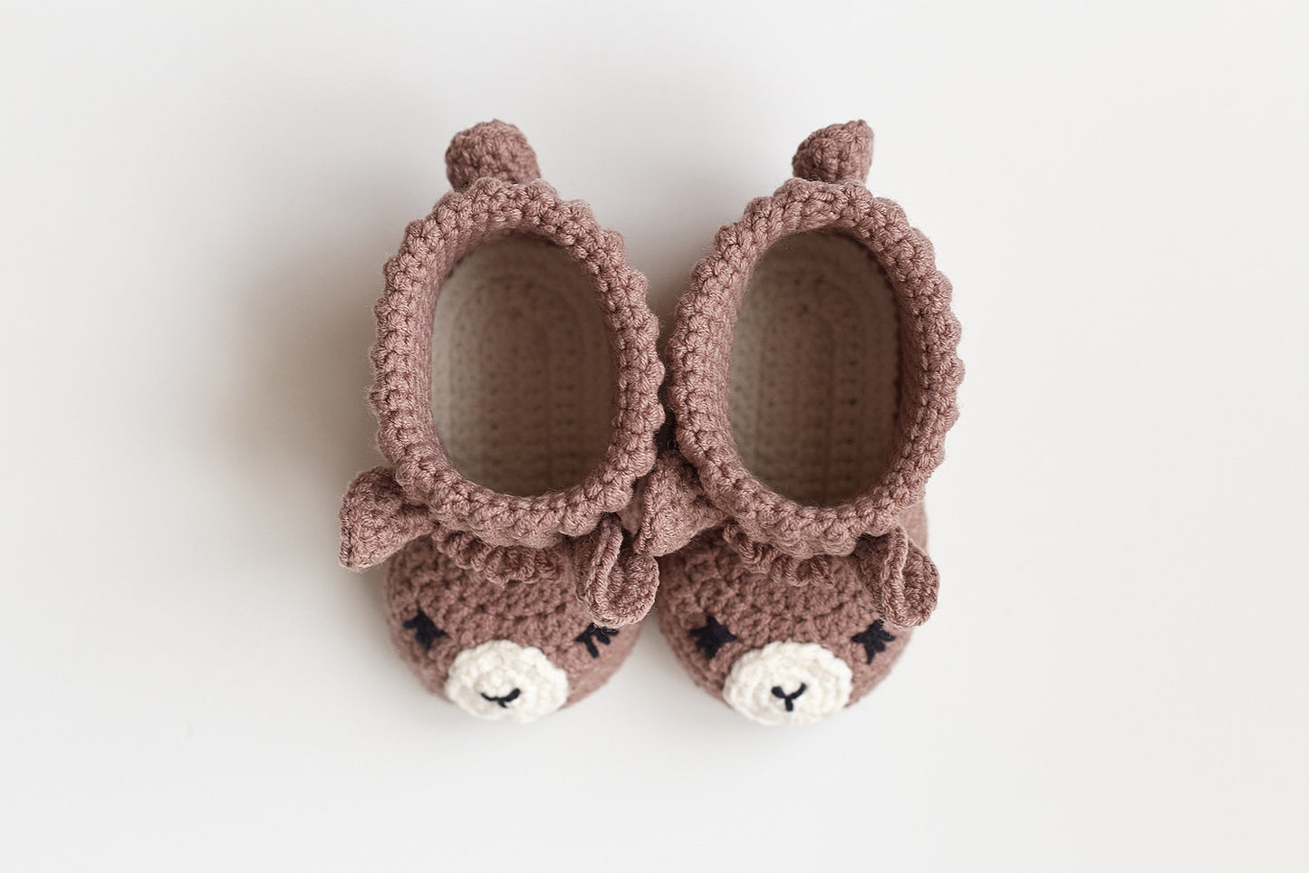 Llama booties gift box Brown