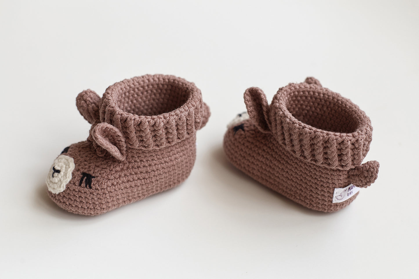 Llama booties gift box Brown