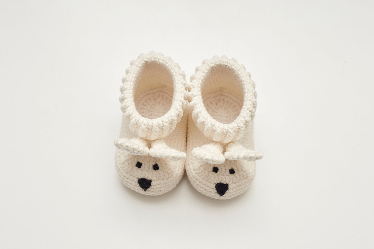 Pregnancy announcement bunny booties gift box Off white