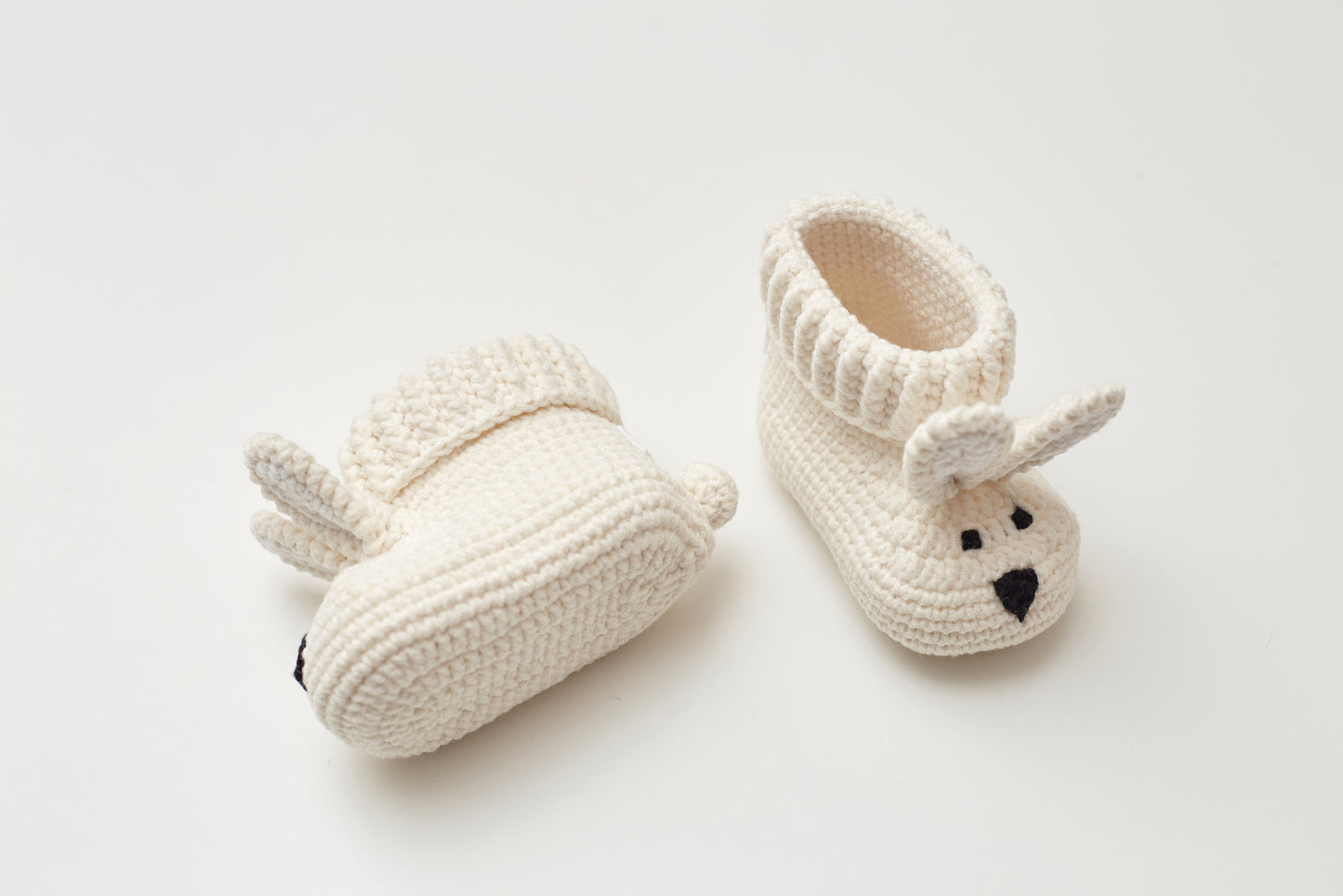Pregnancy announcement bunny booties gift box Off white