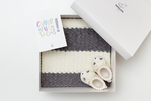Baby blanket & llama booties gift box Gray