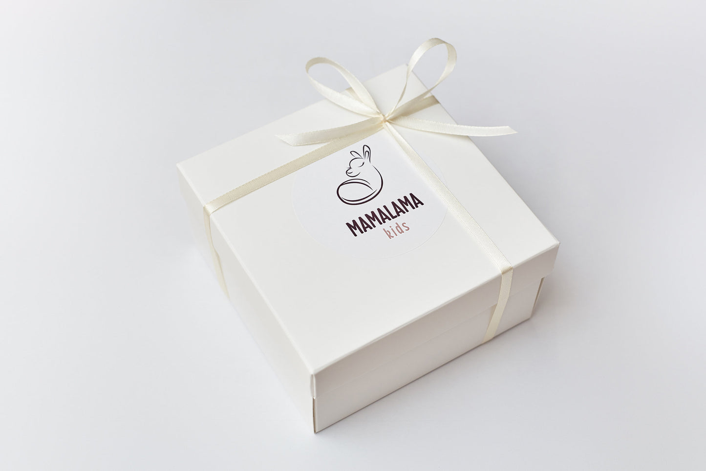 Llama toy & booties gift box Cream
