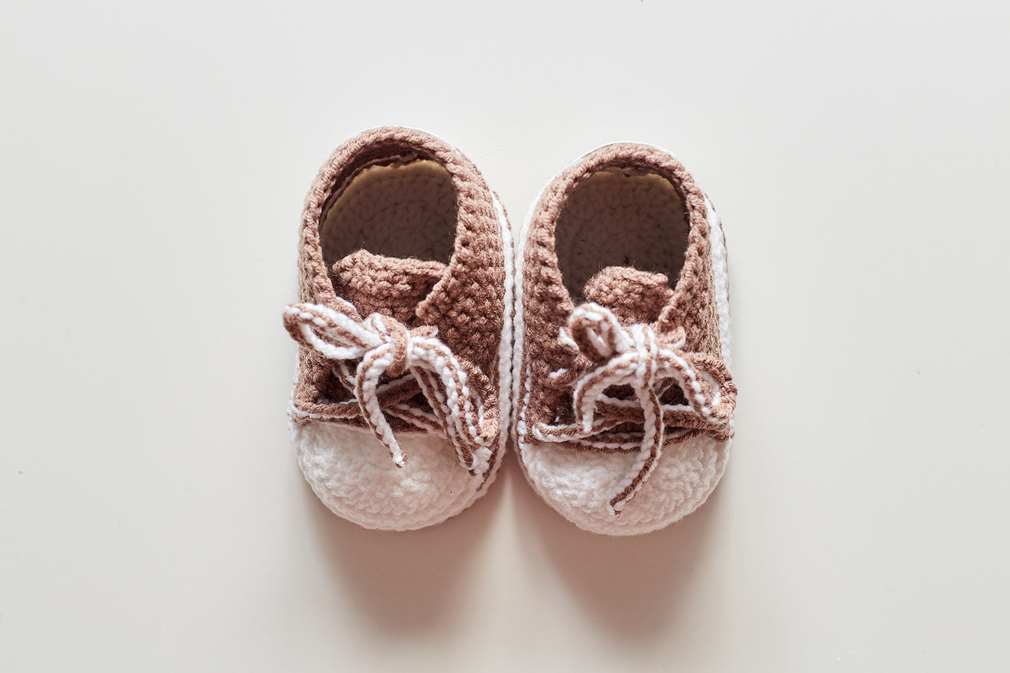Sneakers booties gift box Brown