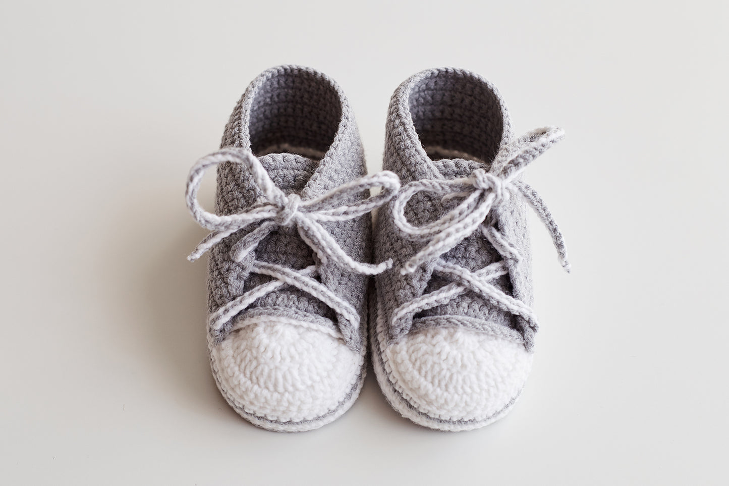 Llama toy & sneakers gift box Gray