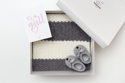 It's a Girl Baby blanket & bunny booties gift box Gray Gray
