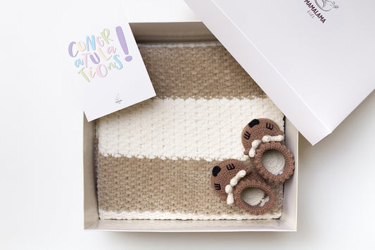 Baby blanket & reindeer deer booties gift box Brown