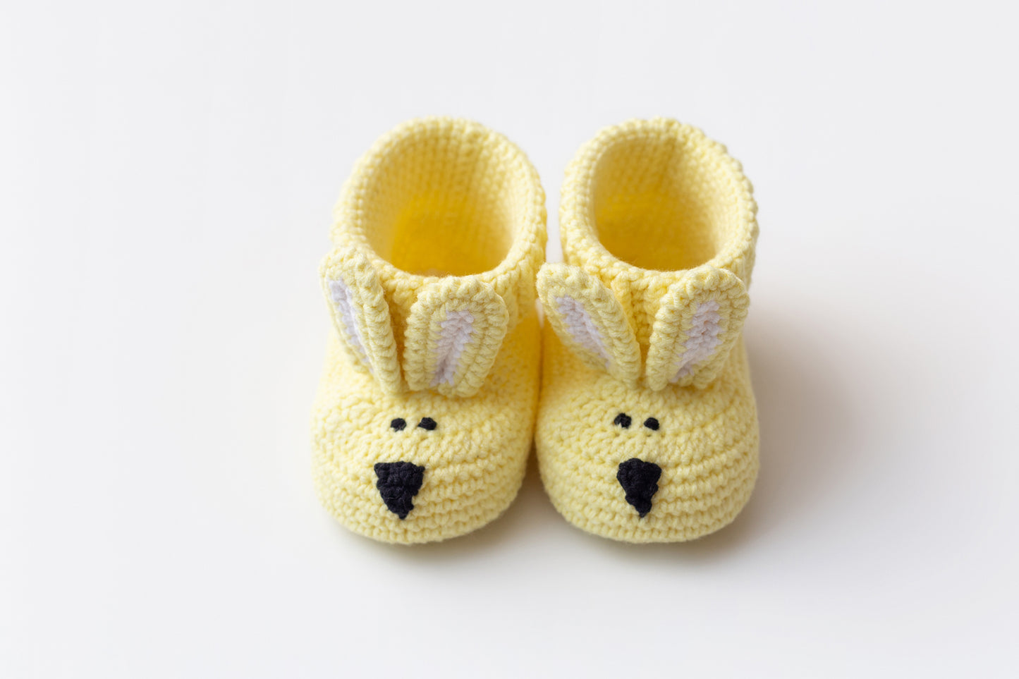 Bunny booties pregnancy gift box Yellow